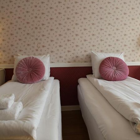 Hotel Pensionat Granparken Norrtälje エクステリア 写真