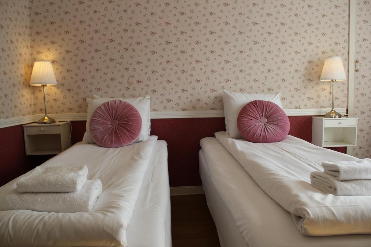 Hotel Pensionat Granparken Norrtälje エクステリア 写真