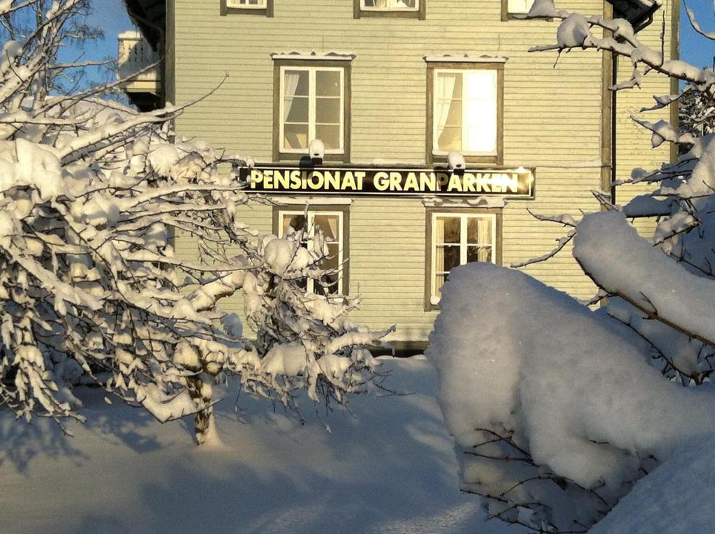 Hotel Pensionat Granparken Norrtälje エクステリア 写真