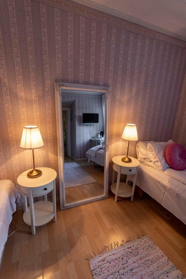 Hotel Pensionat Granparken Norrtälje エクステリア 写真