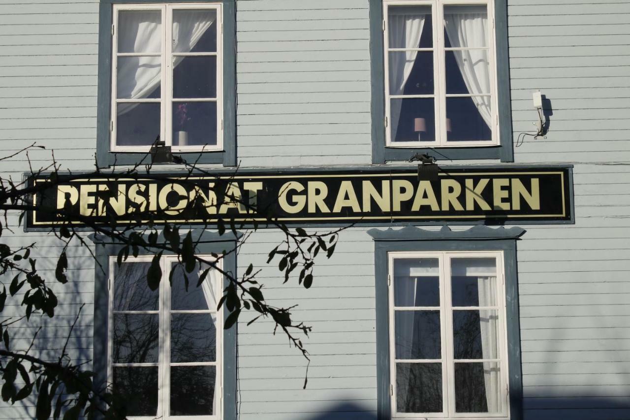 Hotel Pensionat Granparken Norrtälje エクステリア 写真